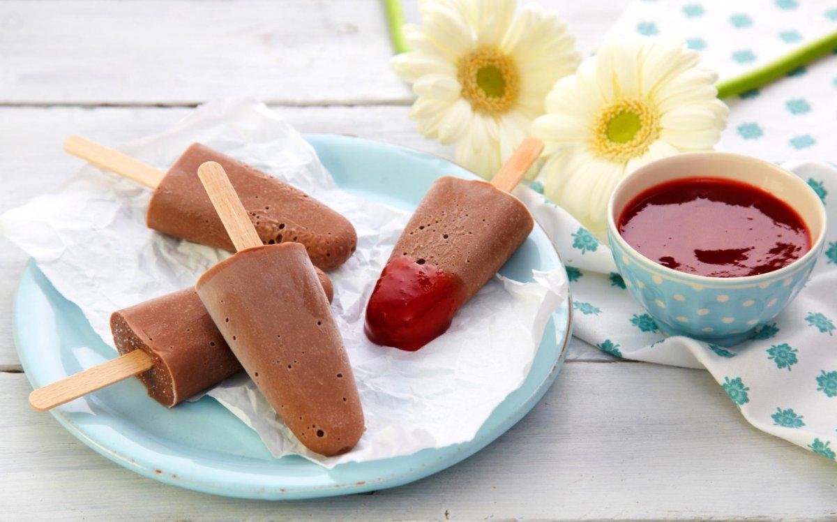 Sjokoladeis laget av KOS Sjokoladepudding