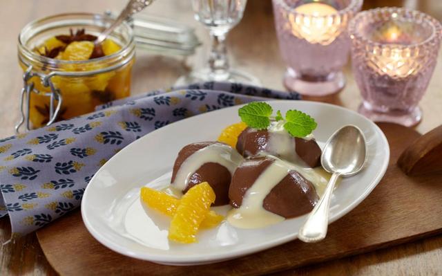 KOS Sjokoladepudding med kryddermarinerte appelsinbåter