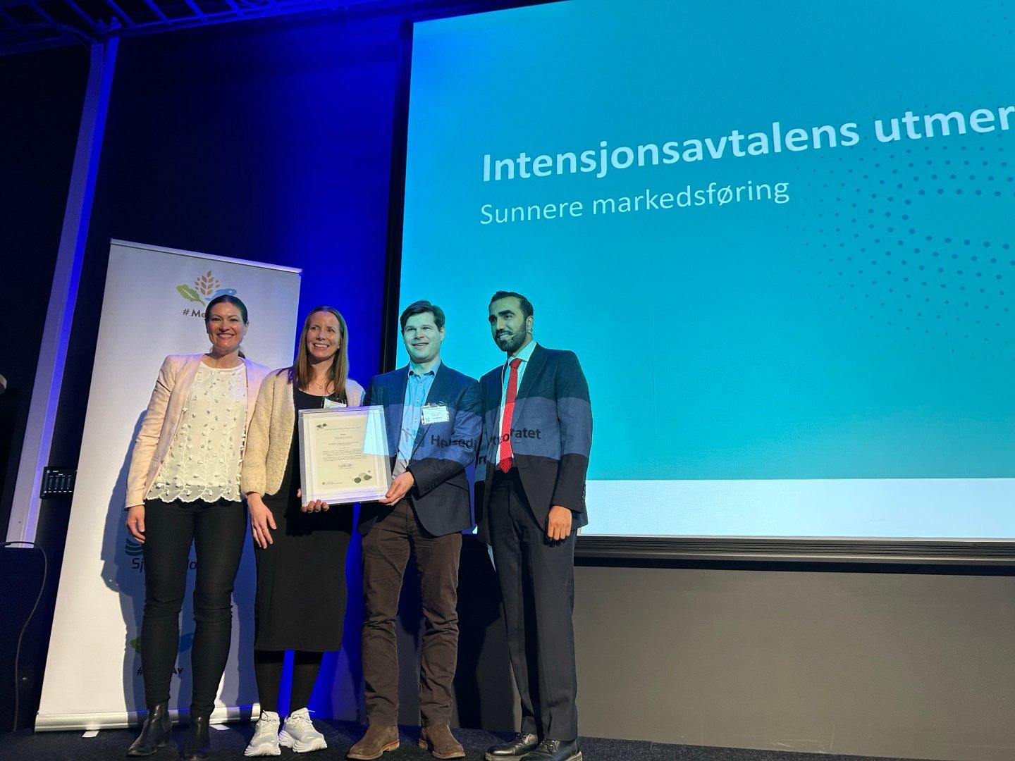 Fra venstre: Irene Wegner Adolfsen - leder for markedsavdelingen, Elisabeth Hurum - fagleder for ernæring- og bærekraft, Christian Seberg - leder team meieri, Usman Ahmad Mushtaq - Statssekretær Helse- og omsorgsdepartementet