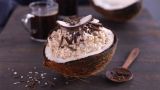 Bounty Havregrøt med kokos og mørk sjokolade